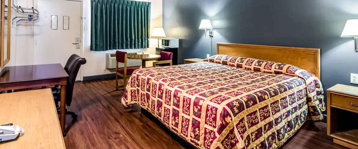 Attractive Room With King Bed Attractive Room With King Bed