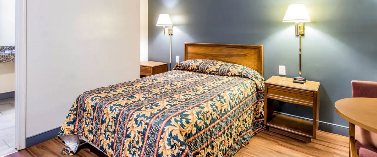 Attractive Room With King Bed Attractive Room With King Bed